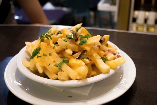 Papas Fritas Grandes con Cheddar