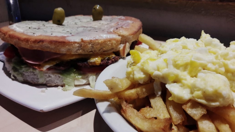 Hamburguesa con cheddar P/3 Personas